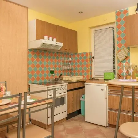 شقة In With Sea View, Terrace, Air Conditioning, Wi-fi