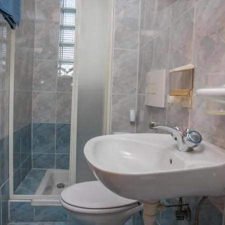 In With Sea View, Terrace, Air Conditioning, Wi-fi شقة