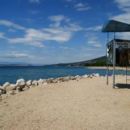 In With Sea View, Terrace, Air Conditioning, Wi-fi شقة